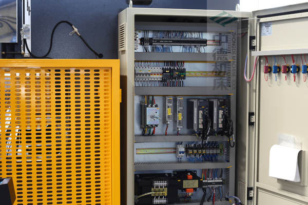 ZDPE8025-ESTUN原廠適配電氣箱總成，抗干擾能力強，電氣運行穩定.jpg